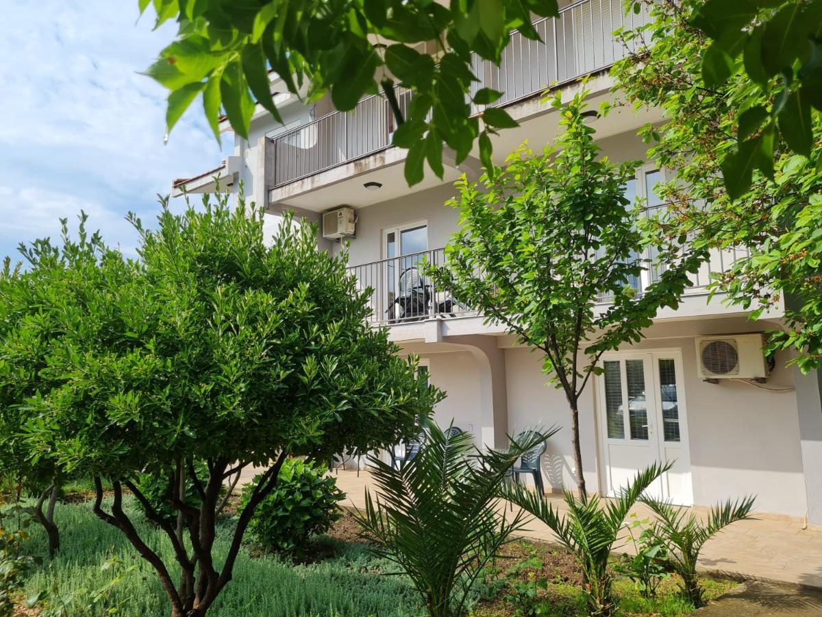 Apartments Macaso Бар Екстериор снимка