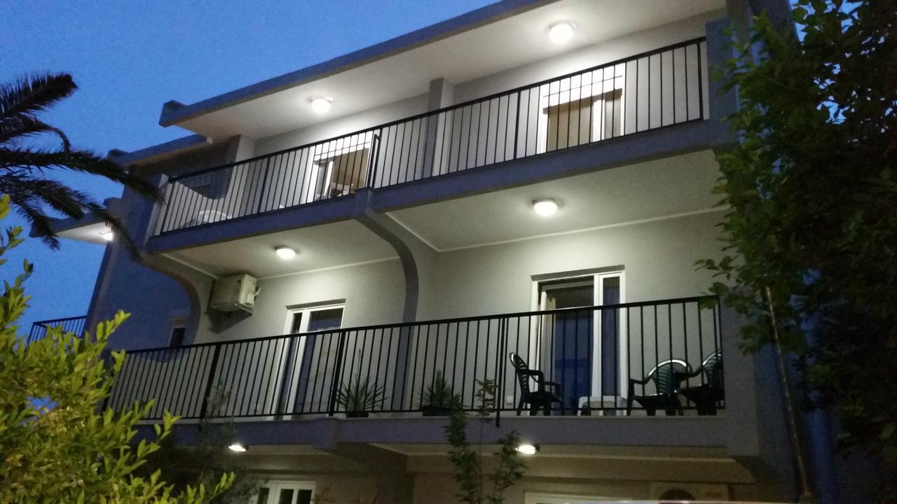 Apartments Macaso Бар Екстериор снимка